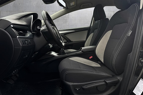 Toyota Avensis 10 of 26