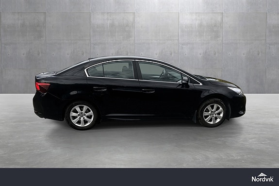 Toyota Avensis 4 of 26