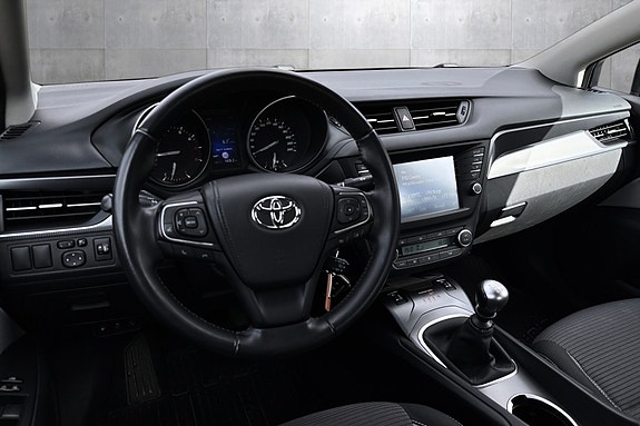 Toyota Avensis 13 of 26