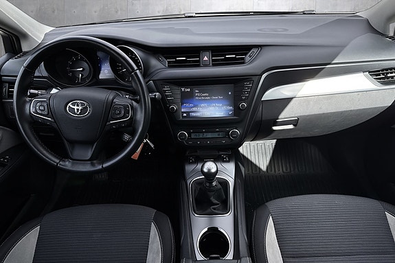 Toyota Avensis 14 of 26
