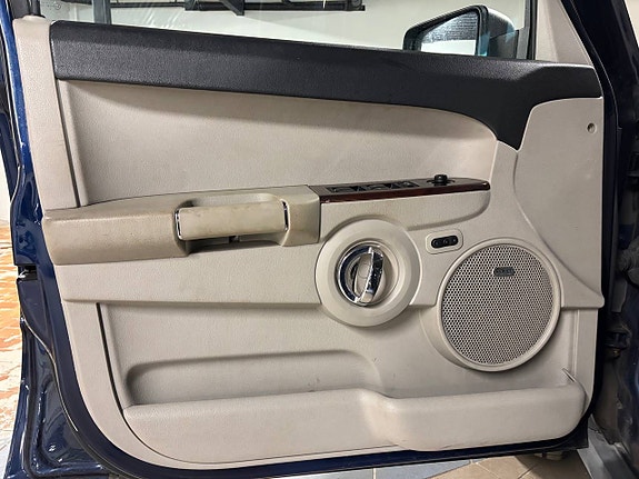Jeep Commander 10 of 28