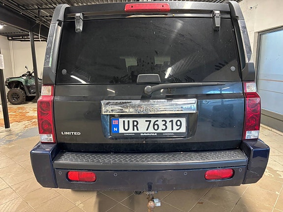 Jeep Commander 4 of 28