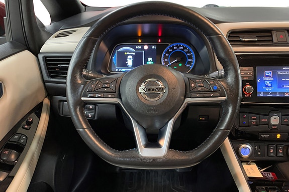 Nissan Leaf 9 of 12