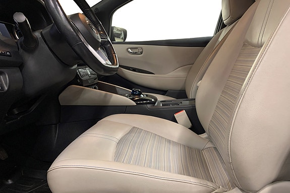 Nissan Leaf 8 of 12