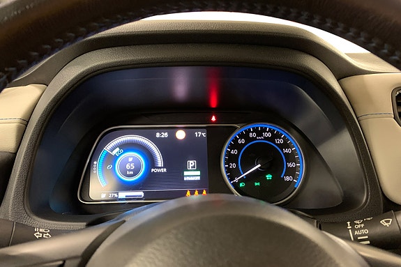 Nissan Leaf 10 of 12