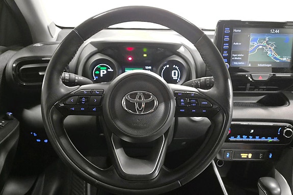 Toyota Yaris 12 of 30