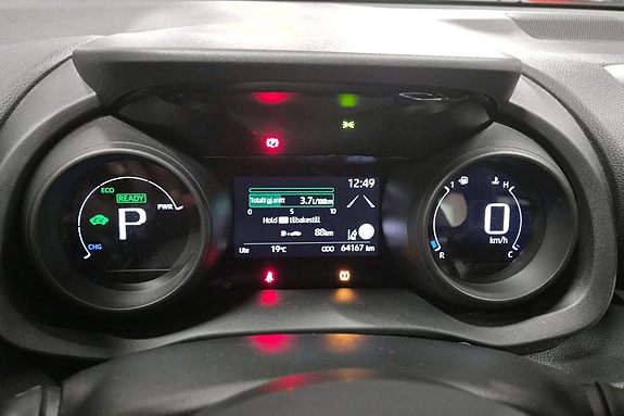 Toyota Yaris 13 of 30