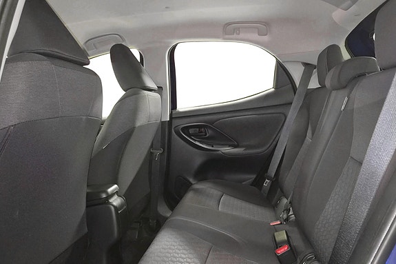Toyota Yaris 17 of 30