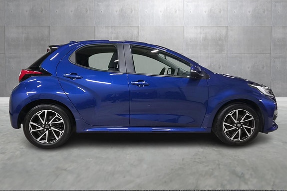 Toyota Yaris 6 of 30