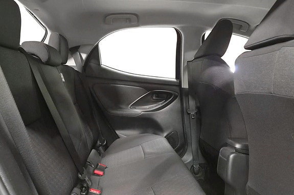 Toyota Yaris 18 of 30