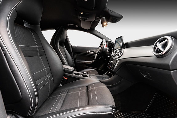 Mercedes-Benz CLA180 21 of 28