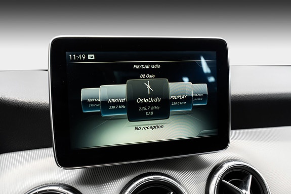 Mercedes-Benz CLA180 18 of 28
