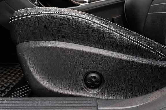 Mercedes-Benz CLA180 23 of 28