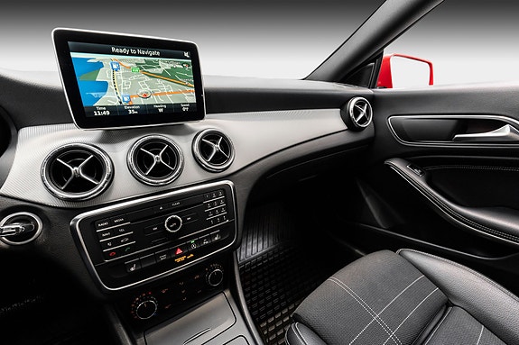 Mercedes-Benz CLA180 10 of 28