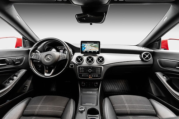 Mercedes-Benz CLA180 11 of 28