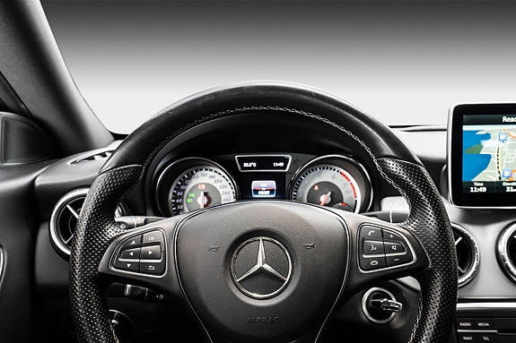 Mercedes-Benz CLA180 12 of 28