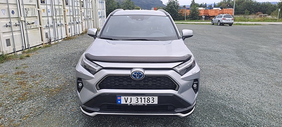 Toyota RAV4 2 of 12
