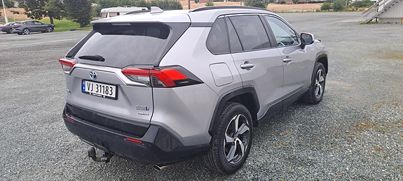 Toyota RAV4 3 of 12