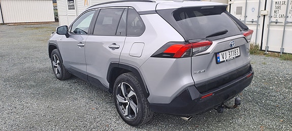 Toyota RAV4 4 of 12