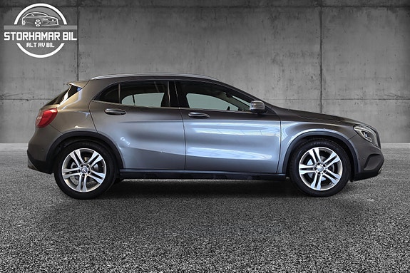 Mercedes-Benz GLA200 12 of 30