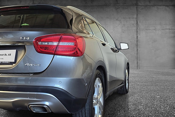 Mercedes-Benz GLA200 10 of 30
