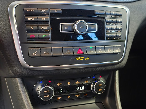 Mercedes-Benz GLA200 26 of 30