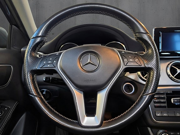 Mercedes-Benz GLA200 21 of 30