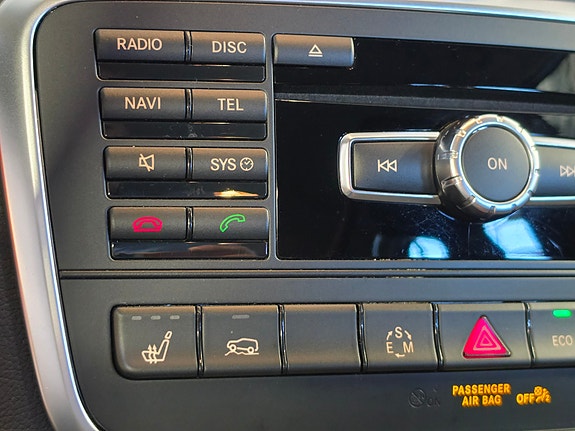 Mercedes-Benz GLA200 28 of 30