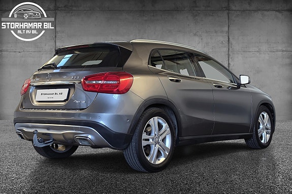 Mercedes-Benz GLA200 11 of 30