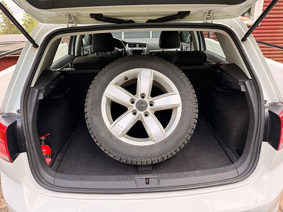 Volkswagen Golf VII 8 of 8