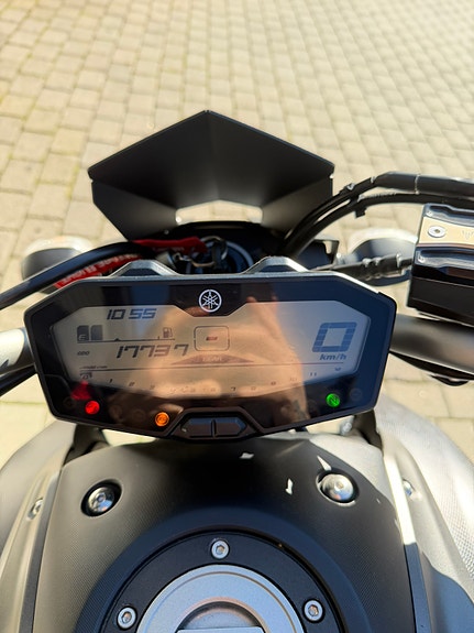 Yamaha MT-07 8 of 10