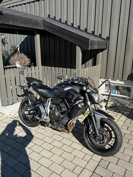 Yamaha MT-07 2 of 10