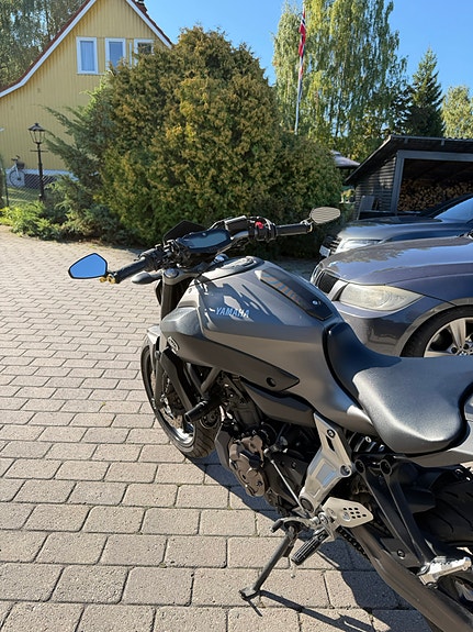 Yamaha MT-07 3 of 10