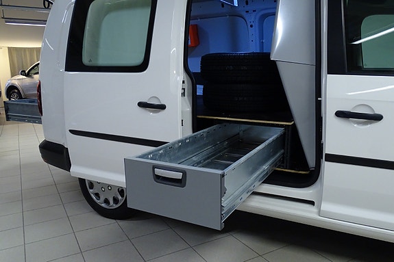 Volkswagen Caddy Maxi 26 of 30