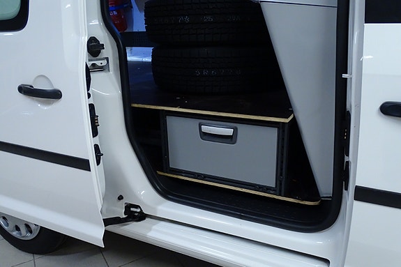 Volkswagen Caddy Maxi 25 of 30