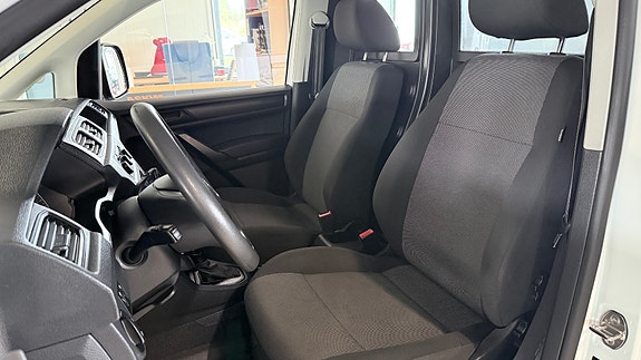Volkswagen Caddy Maxi 10 of 22
