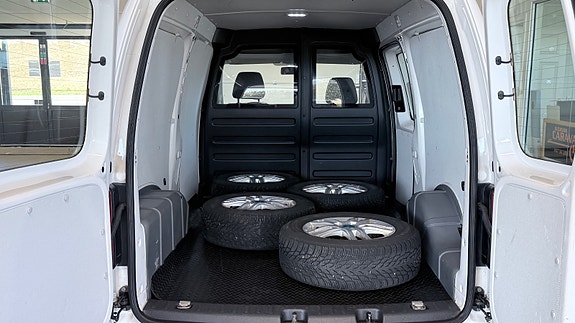 Volkswagen Caddy Maxi 18 of 22