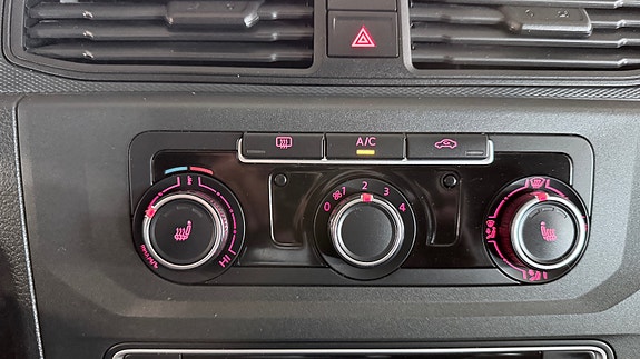 Volkswagen Caddy Maxi 13 of 22