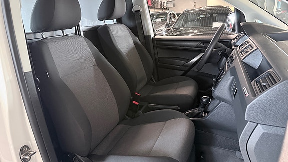 Volkswagen Caddy Maxi 11 of 22