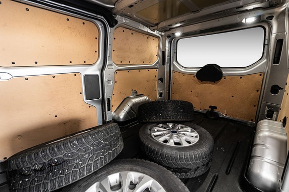 Ford Transit Custom 11 of 25