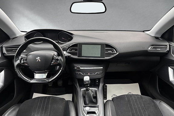 Peugeot 308 19 of 30
