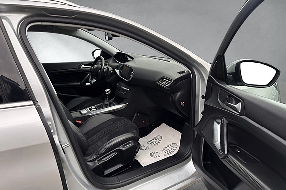 Peugeot 308 14 of 30