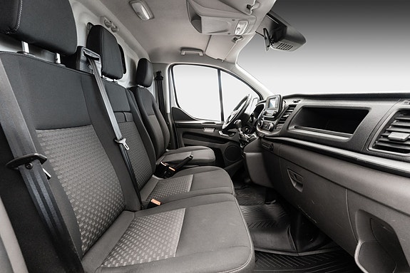 Ford Transit Custom 22 of 24