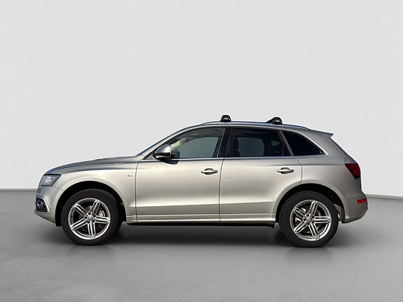 Audi Q5 2 of 30