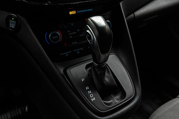 Ford Transit Connect 15 of 26