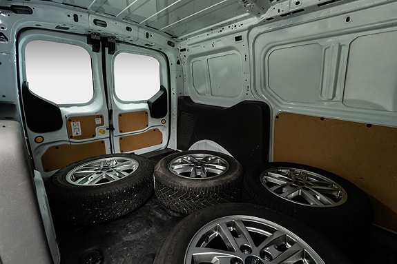 Ford Transit Connect 24 of 26