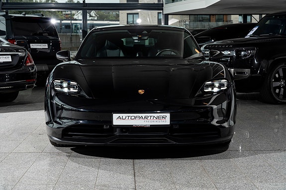Porsche Taycan 6 of 30