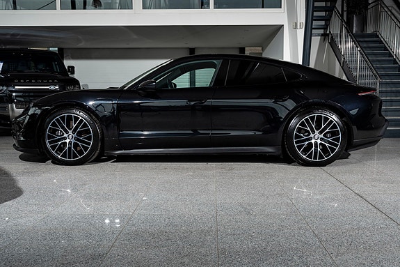 Porsche Taycan 5 of 30
