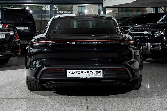 Porsche Taycan 4 of 30