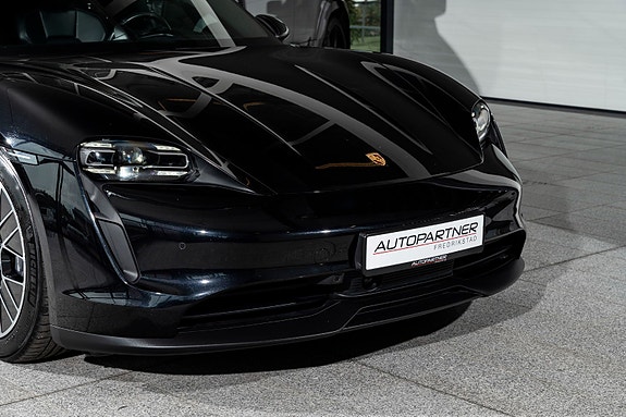 Porsche Taycan 7 of 30